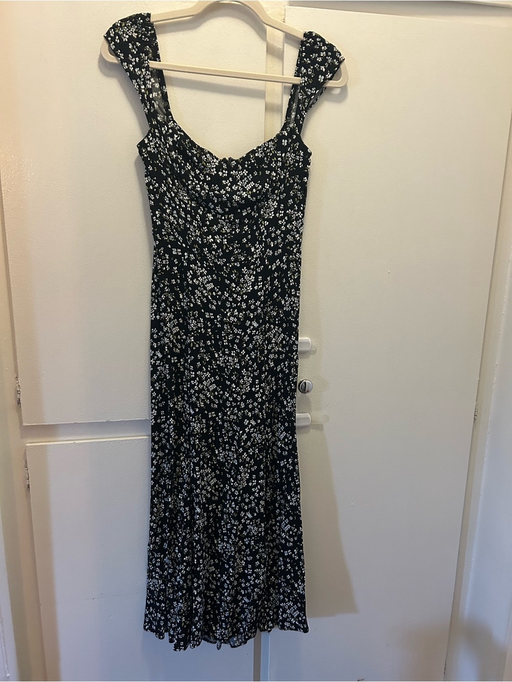 Reformation Bryson Dress in Colette - Picture 6 of 6